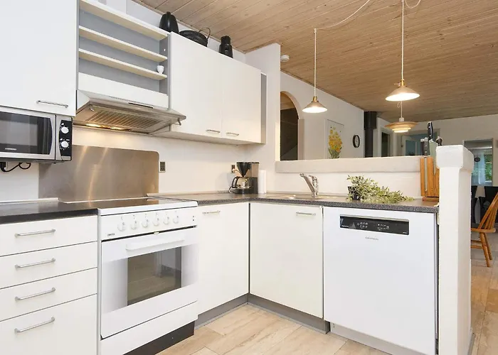 8 Person In Oksbol-by Traum